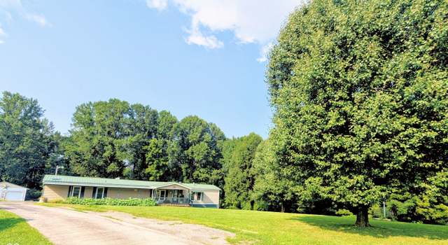 Photo of 760 E Everton Rd, Connersville, IN 47331