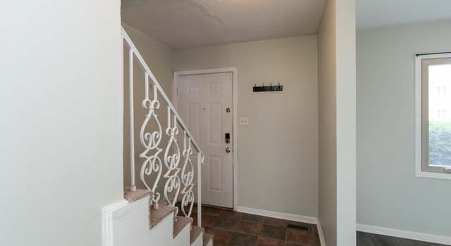 Photo of 1131 Canterbury Sq S, Indianapolis, IN 46260