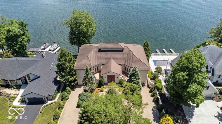 Photo of 10919 Brigantine Dr Indianapolis, IN 46256
