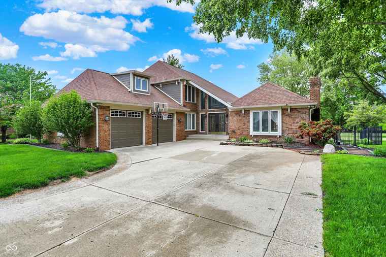 Photo of 676 La Placita St Greenwood, IN 46143