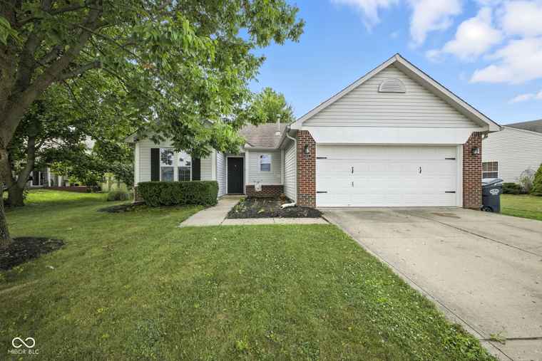 Photo of 1905 Liberty Way Dr Greenwood, IN 46143