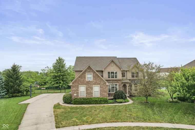 Photo of 1214 Winston Ct Greenwood, IN 46143