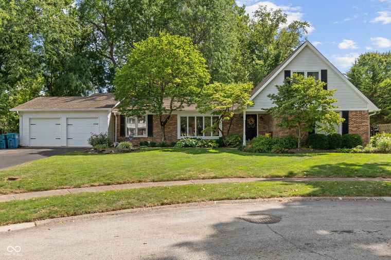 Photo of 128 1st Ct Carmel, IN 46033