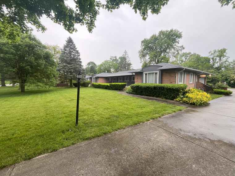 Photo of 5462 Hedgerow Dr Indianapolis, IN 46226
