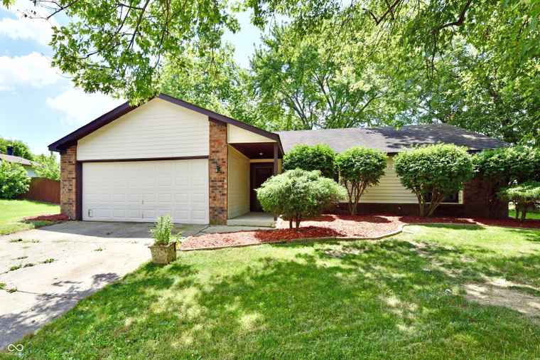 Photo of 147 Plymouth Rock Ct Greenwood, IN 46142