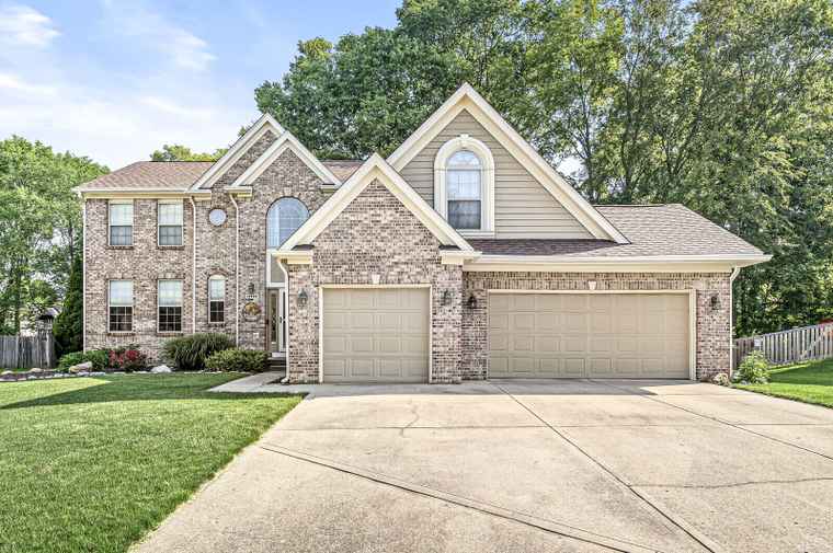 Photo of 10860 Cody Ln Fishers, IN 46037