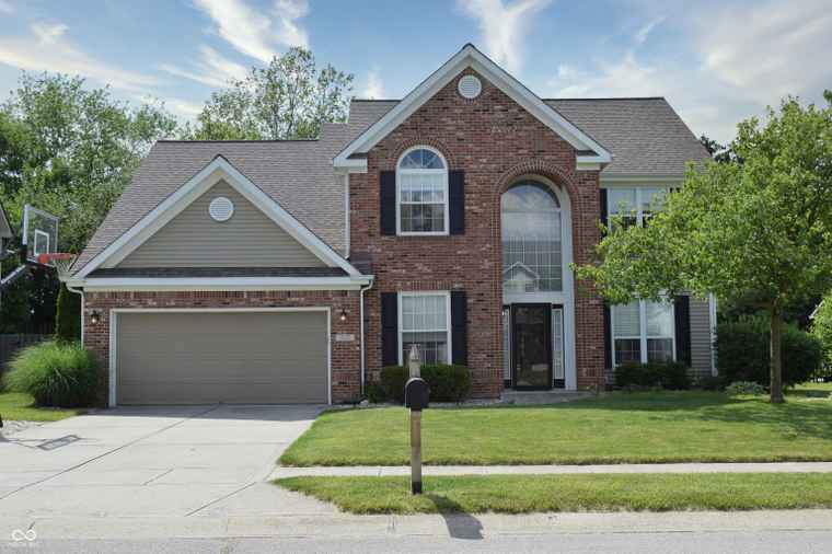 Photo of 10212 Hawks Lake Dr Fishers, IN 46037