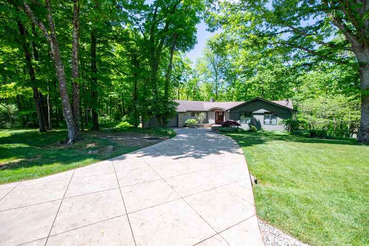 Photo of 9202 Fanchon Dr Zionsville, IN 46077