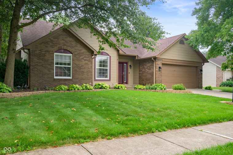 Photo of 7757 Kemble Ct Fishers, IN 46038