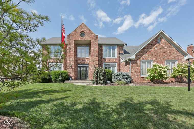 Photo of 1816 Spruce Dr Carmel, IN 46033
