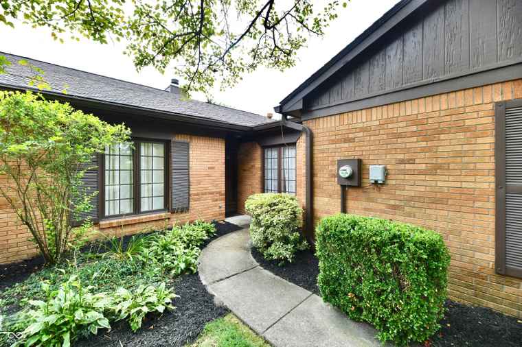 Photo of 5211 Fawn Hill Ter Indianapolis, IN 46226