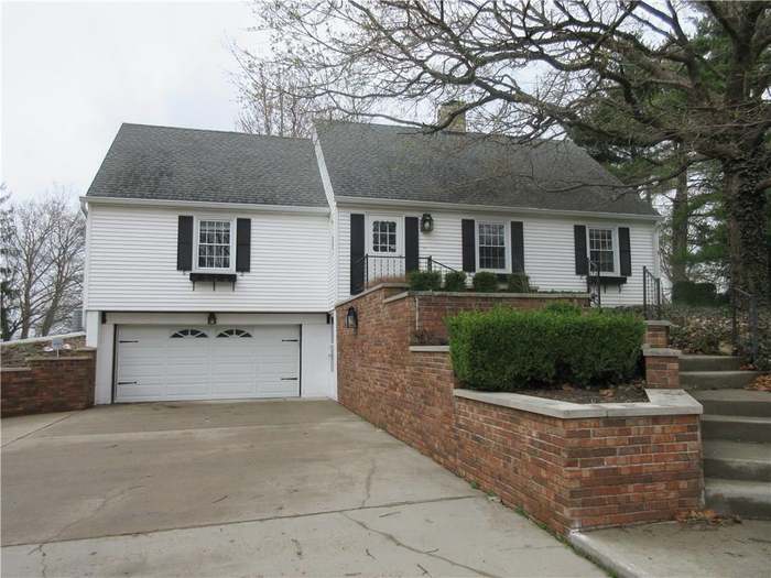 2117 Graham Dr N Shelbyville In 46176 5 Beds 2 Baths