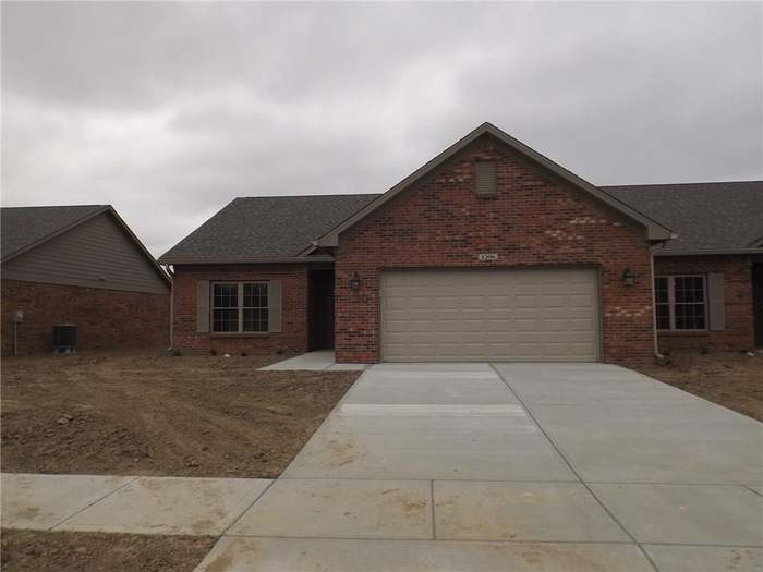 1310 Country Creek Cir Shelbyville In 46176 2 Beds Baths