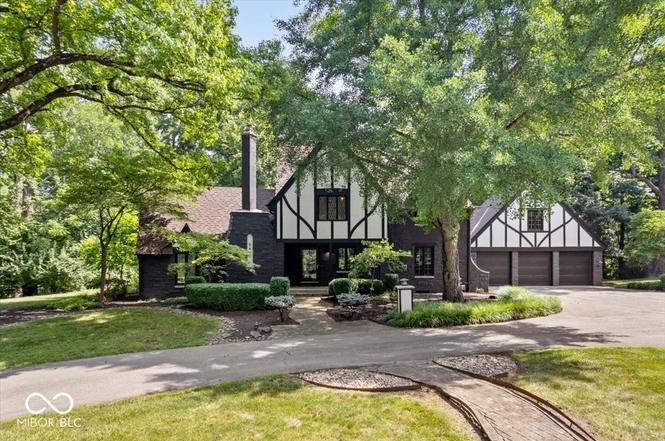 house on the hill ハートT 90 A stately brick Tudor in Forest Hills Gardens just hit the