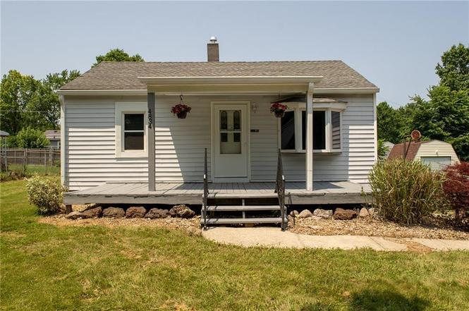 4834 Welton St, Greenwood, IN 46143 | MLS# 21796996 | Redfin