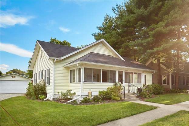 555 W Hawthorne St Zionsville In 46077 Mls 21593736 Redfin