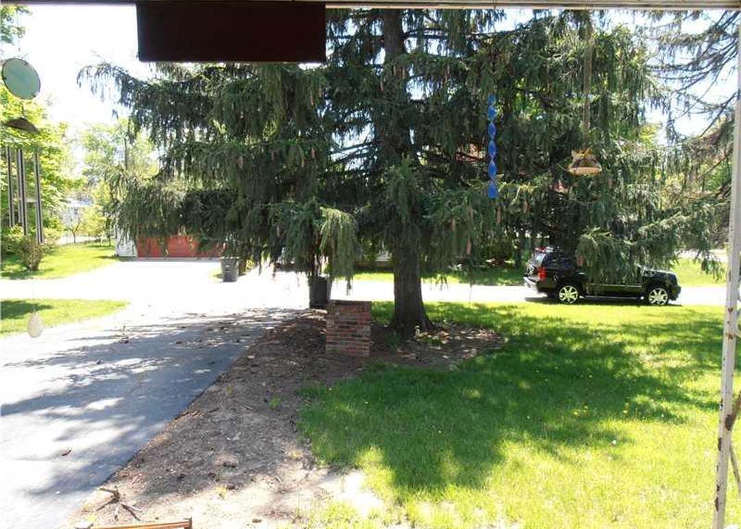 6852 E 47th St, Indianapolis, IN 46226