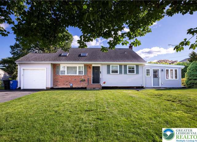 Property at 2049 Vista Dr, Bethlehem City, PA 18018, 3 beds, 1 bath
