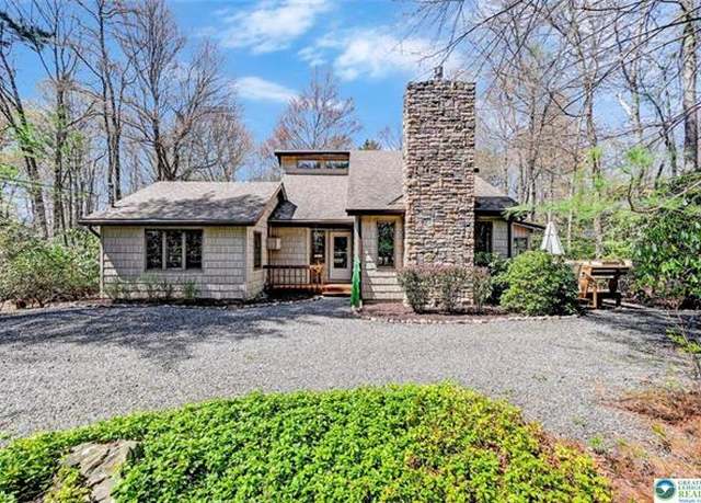 Property at 307 Long View Ln, Tobyhanna Twp, PA 18350, 3 beds, 2.5 baths