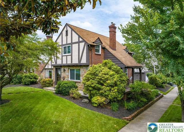 Property at 1704 Union Blvd, Bethlehem City, PA 18018, 3 beds, 1.5 baths