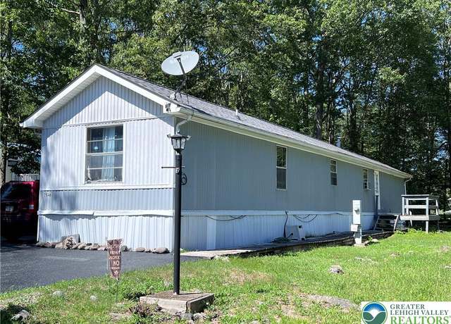 Property at 7546 Rocky Rdg, Middle Smithfield Twp, PA 18302, 3 beds, 2 baths