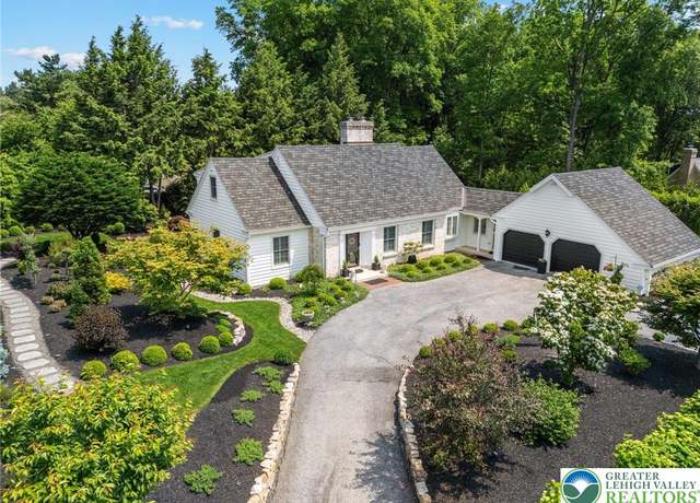 Property at 4704 Sweetbriar Cir, Lower Macungie Twp, PA 18049, 4 beds, 2.5 baths