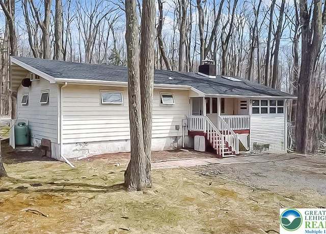 Property at 103 Aster Pl, Coolbaugh Twp, PA 18466, 2 beds, 1 bath