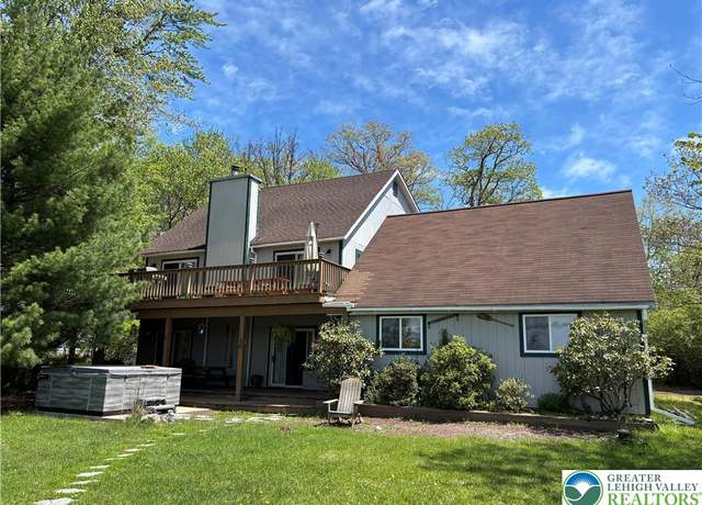 Property at 297 Bear Creek Lake Dr, Penn Forest Twp, PA 18229, 3 beds, 3 baths