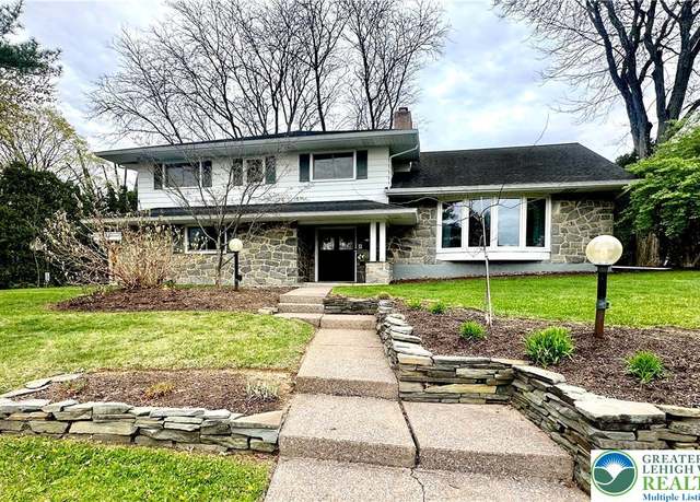 Property at 2820 Pennsylvania St, Allentown City, PA 18104, 4 beds, 2.5 baths