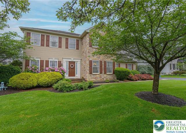 Property at 1471 Toursdale Dr, Palmer Twp, PA 18045, 4 beds, 2.5 baths