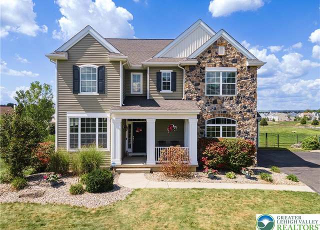 Property at 2688 Meadow Lane Dr, Forks Twp, PA 18040, 4 beds, 3.5 baths