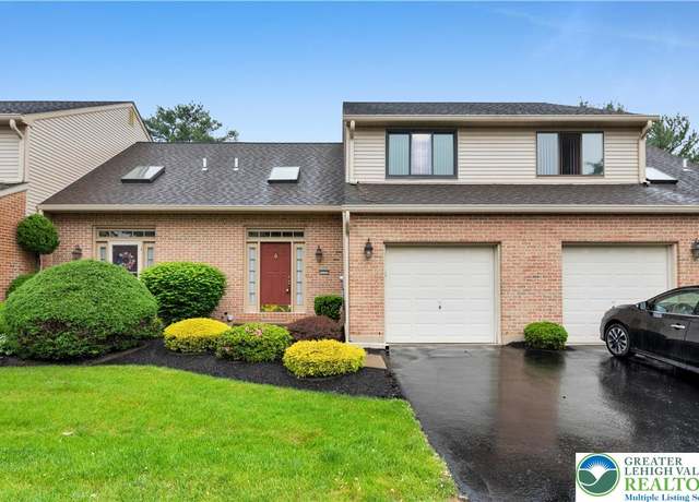 Property at 3711 Amherst Ct, Bethlehem Twp, PA 18020, 2 beds, 1.5 baths
