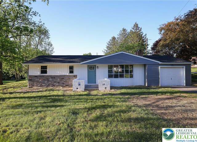 Property at 450 Walnut Dr, Lehigh Twp, PA 18067, 3 beds, 1 bath