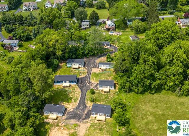 Property at 465 Royal Mnr, Williams Twp, PA 18042