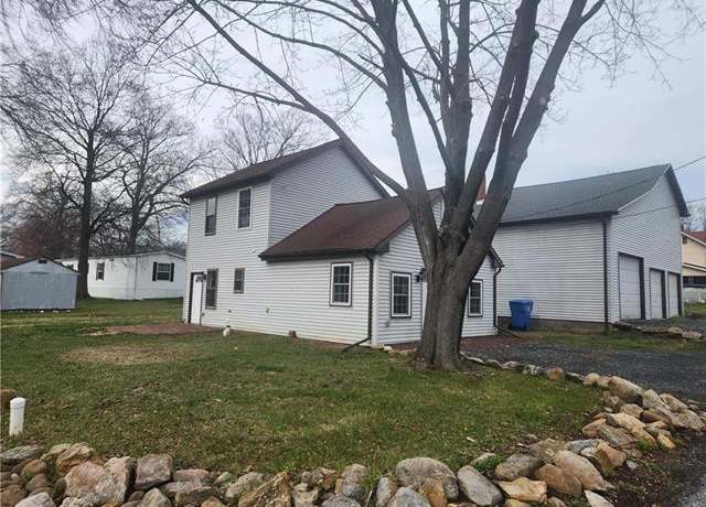 Property at 303 Hickory St, Walnutport Borough, PA 18088-9702, 2 beds, 1.5 baths