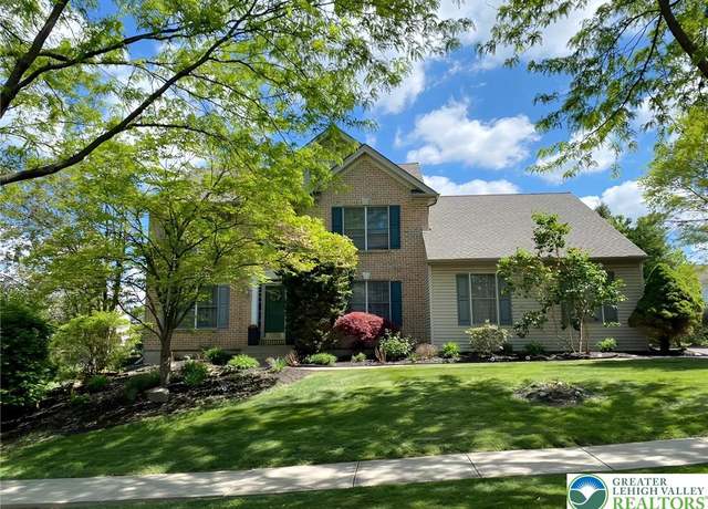Property at 7212 Periwinkle Dr, Macungie Borough, PA 18062, 4 beds, 3.5 baths