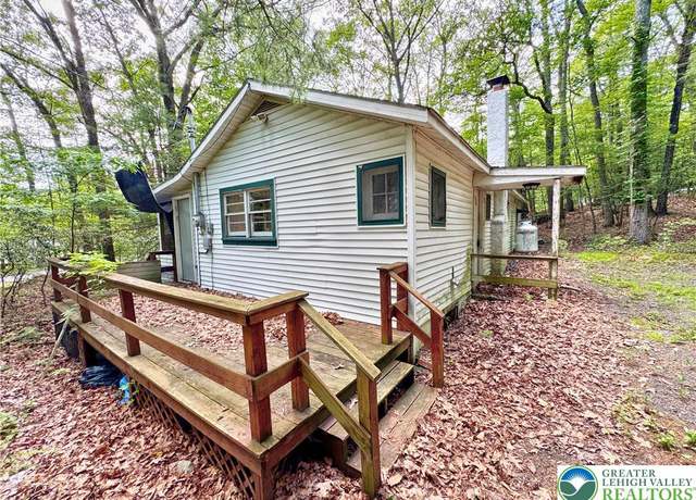 Property at 103 Dell Aquila Blvd, Paradise Twp, PA 18332, 3 beds, 1 bath