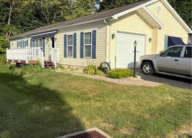 Property at 21 Abbey Rd, Forks Twp, PA 18040, 2 beds, 2 baths