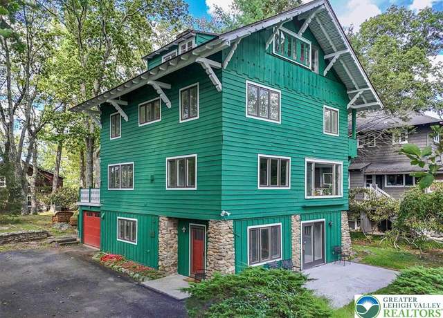 Property at 119 Falls Dr, Barrett Twp, PA 18323, 5 beds, 4 baths