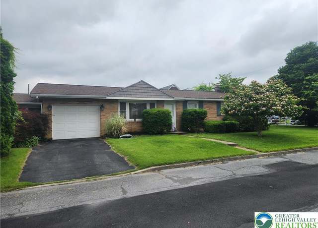 Property at 40 Washington Ave, Northampton Borough, PA 18067, 3 beds, 2 baths