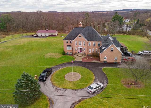 Property at 3045 W Scenic Dr, Moore Twp, PA 18038, 4 beds, 5 baths