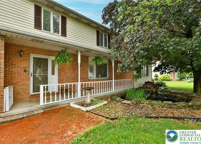 Property at 5470 Summit St, Whitehall Twp, PA 18052, 3 beds, 2.5 baths