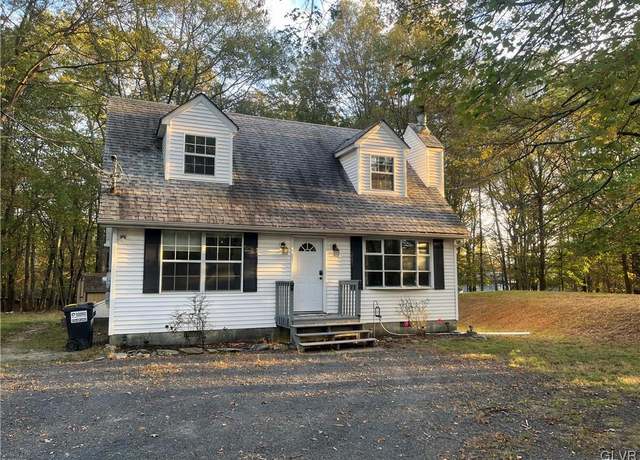 Property at 2108 Bear Ct, Pike, PA 18324, 3 beds, 2 baths