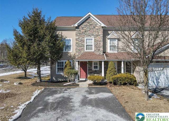 Property at 59 Lower Ridge View Cir, Middle Smithfield Twp, PA 18302, 2 beds, 2 baths