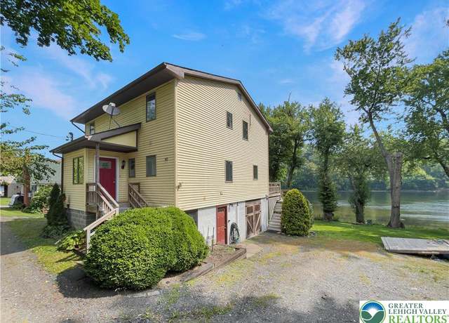 Property at 187 Roberts Rd, Upper Mt Bethel Twp, PA 18343, 3 beds, 2 baths