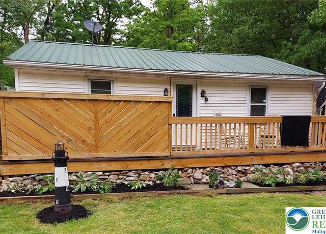 Property at 999 Glass St, Pen Argyl Boro, PA 18072, 2 beds, 1 bath