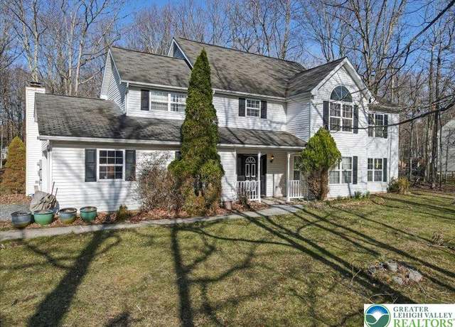 Property at 1135 Juno Dr, Chestnuthill Twp, PA 18330, 5 beds, 2.5 baths