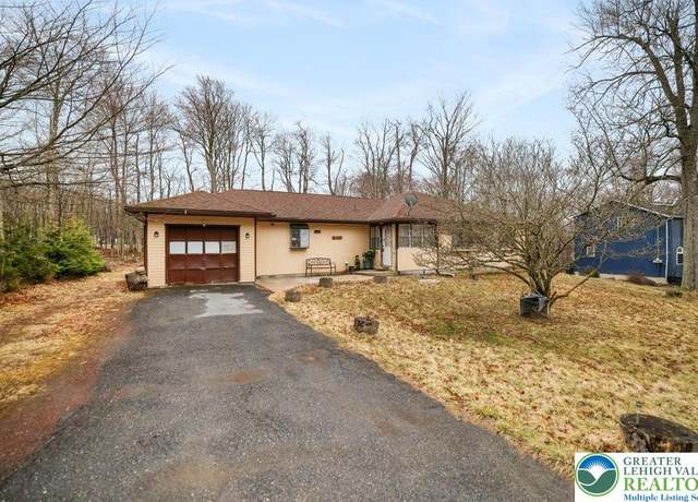 Property at 4754 Brentwood Dr, Tobyhanna Twp, PA 18466, 3 beds, 3 baths