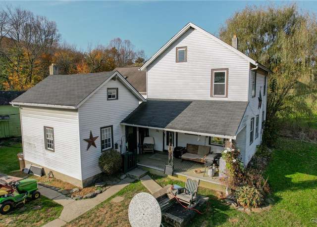 Property at 3479 Mango Dr, Lehigh Twp, PA 18038, 4 beds, 3.5 baths