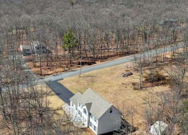 Property at 104 Valley View Dr, Tunkhannock Township, PA 18210, 4 beds, 2.5 baths